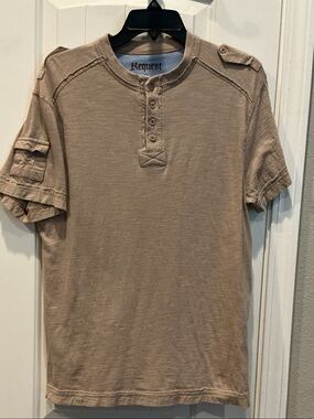 ReQuest Men’s Short Sleeve Henley Tee in Tan